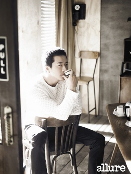 Ghé thăm cửa hàng mỹ phẩm của Kwon Sang Woo - 10