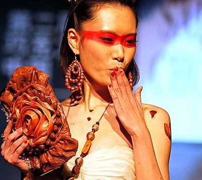 Độc đáo với thời trang chocolate - 4