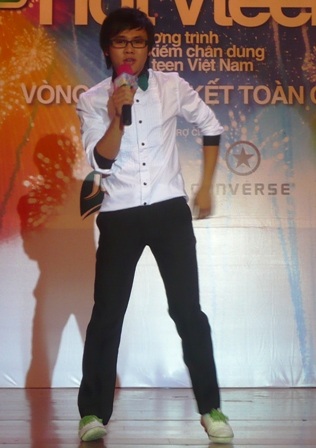 Thí sinh HotVteen lúng túng khi BGK “vặn vẹo” - 18