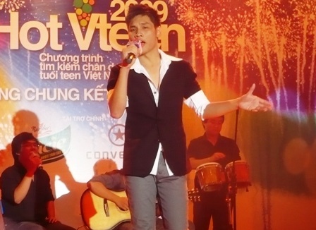 Thí sinh HotVteen lúng túng khi BGK “vặn vẹo” - 12