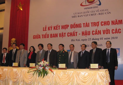 Ký kết tài trợ 180 tỷ đồng cho năm ASEAN 2010 - 1