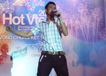 Thí sinh HotVteen lúng túng khi BGK “vặn vẹo” - 10