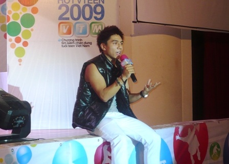 Thí sinh HotVteen lúng túng khi BGK “vặn vẹo” - 6