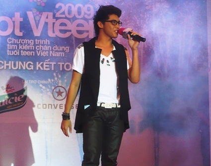 Thí sinh HotVteen lúng túng khi BGK “vặn vẹo” - 20