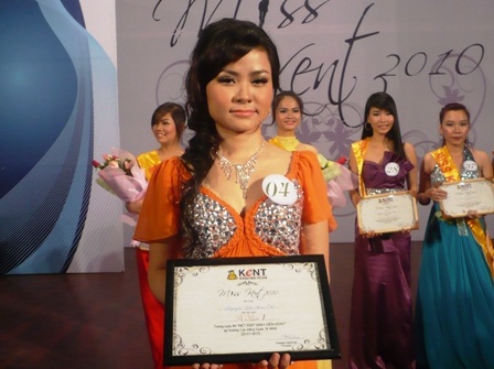 Thu Hà bất ngờ “ẵm” ngôi Hoa khôi trường Quốc tế Úc - 3