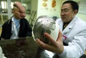 Người đàn ông với khối u bất thường trên mặt - 1 Người đàn ông với khối u bất thường trên mặt - 1