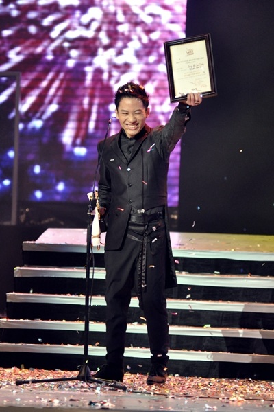 “Đồng hồ treo tường” đoạt giải Bài hát Việt 2009 - 14