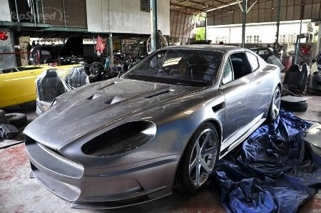 Tự chế Aston Martin DB9 - 2