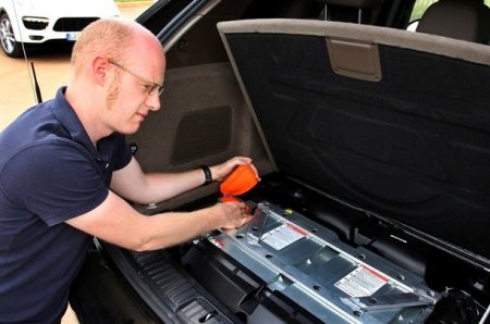 Porsche Cayenne Hybrid trên đường thử - 11