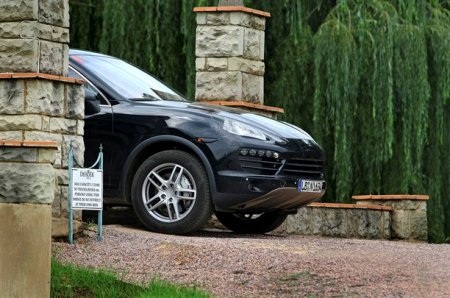 Porsche Cayenne Hybrid trên đường thử - 5