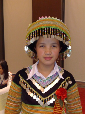 Ngưỡng mộ hình ảnh Hảng Thị Dông ở Bản Công - 1