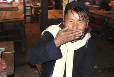 Chuyện tình kỳ lạ: Chàng trai 36 tuổi yêu bà già 80 - 2