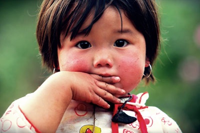 Trong trẻo nụ cười trẻ người Mông ngày Tết - 3 Trong trẻo nụ cười trẻ người Mông ngày Tết - 3