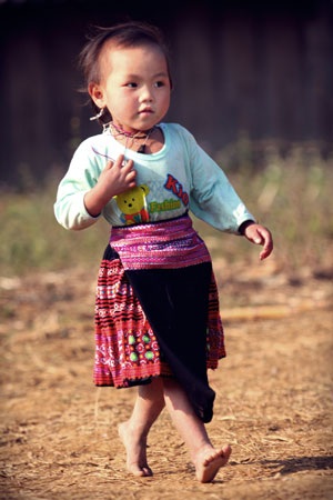 Trong trẻo nụ cười trẻ người Mông ngày Tết - 10 Trong trẻo nụ cười trẻ người Mông ngày Tết - 10