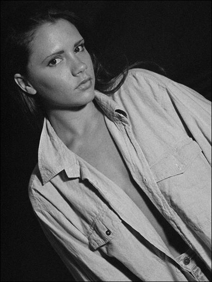 Ngắm ảnh thời thiếu nữ của bà Beck - 13