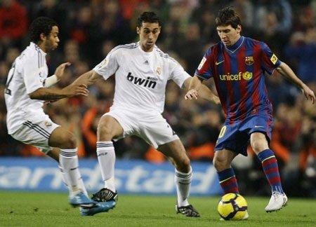 “Messi cũng xấu chơi không thua gì Ronaldo” - 1 “Messi cũng xấu chơi không thua gì Ronaldo” - 1