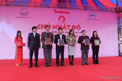 Pico Plaza với "Ngày Chủ nhật đỏ" - 13