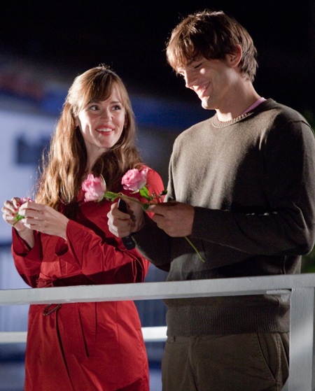 Hé lộ những cảnh hấp dẫn trong phim Ngày lễ tình nhân - 8 Hé lộ những cảnh hấp dẫn trong phim Ngày lễ tình nhân - 8