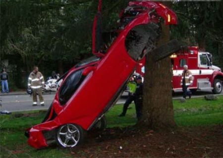 Những tai nạn kỳ quặc với xe hơi (2) - 11