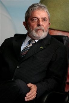 Brazil: Máy bay hạ cánh khẩn để Tổng thống nhập viện - 1 Brazil: Máy bay hạ cánh khẩn để Tổng thống nhập viện - 1