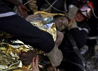Cứu sống bé gái bị chôn vùi 15 ngày dưới đống đổ nát Haiti - 5 Cứu sống bé gái bị chôn vùi 15 ngày dưới đống đổ nát Haiti - 5