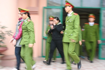 Hé lộ “danh sách đen” trong vụ hiệu trưởng mua dâm học sinh - 1 Hé lộ “danh sách đen” trong vụ hiệu trưởng mua dâm học sinh - 1