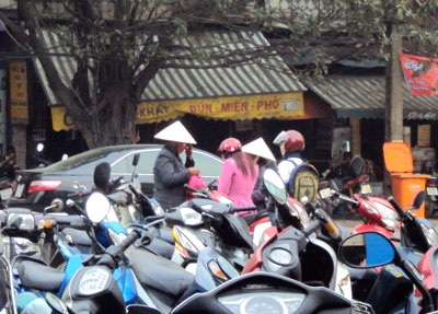 “Cò” vé vẫn “nườm nượp” ở Ga Sài Gòn  - 3