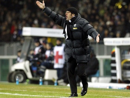 “Trảm” Ferrara, Juventus bổ nhiệm Zaccheroni thay thế - 1 “Trảm” Ferrara, Juventus bổ nhiệm Zaccheroni thay thế - 1