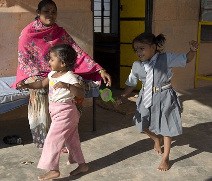 Gặp lại cô bé 8 chi thuở nào - 2