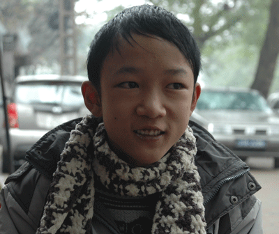 Chuyện kể tiếp về em bé đánh giày chờ chết trên hè phố - 1 Chuyện kể tiếp về em bé đánh giày chờ chết trên hè phố - 1