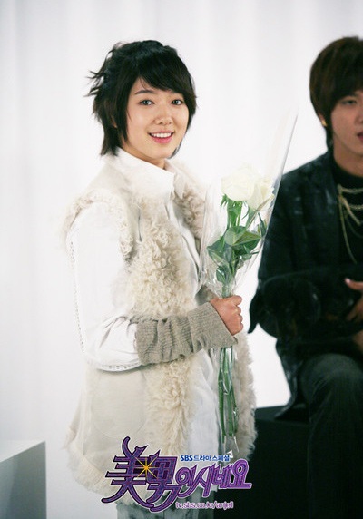 Mặc đẹp như Park Shin Hye - 8