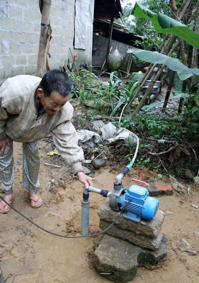 Cận cảnh một dòng sông lớn đang “thoi thóp” - 4