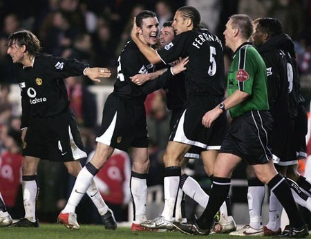 Arsenal - MU: Những cuộc đối đầu kinh điển - 10