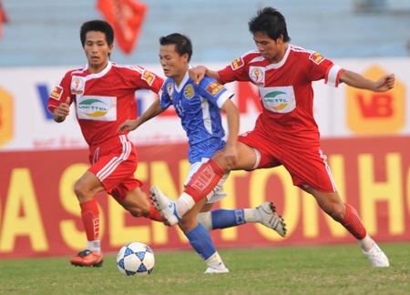 Nhiều ứng cử viên thăng hạng “ngã ngựa”  - 1