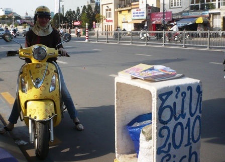 Sách tử vi, bói toán cuối năm: Bày “lưa thưa”, hàng có thừa   - 4