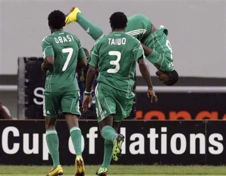 Hạ Algeria, “đại bàng xanh” Nigeria giành HCĐ - 2