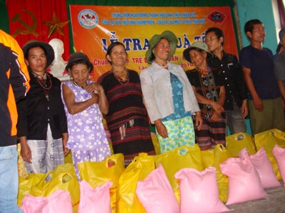 Ấm lòng người dân vùng cao - 4 Ấm lòng người dân vùng cao - 4