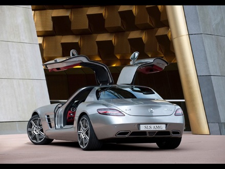 “Mũi tên bạc” SLS AMG Gullwing sẽ đến Việt Nam - 2 “Mũi tên bạc” SLS AMG Gullwing sẽ đến Việt Nam - 2