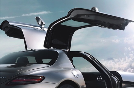 “Mũi tên bạc” SLS AMG Gullwing sẽ đến Việt Nam - 3 “Mũi tên bạc” SLS AMG Gullwing sẽ đến Việt Nam - 3
