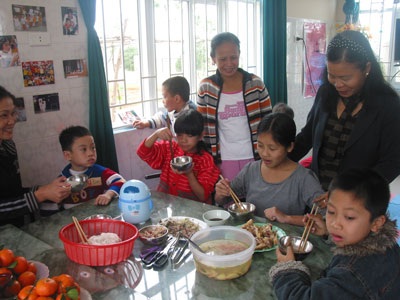 San sẻ yêu thương cho những bé em bị bỏ rơi có HIV - 4