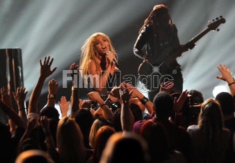 Beyonce “nổi lửa” trên sân khấu của Grammy - 3