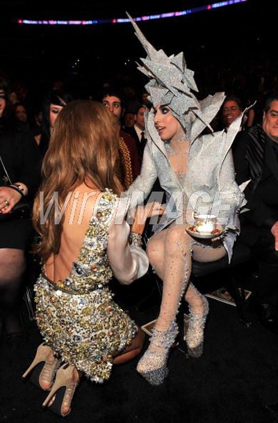 Lady Gaga khóc ròng vì thắng lợi tại Grammy - 10 Lady Gaga khóc ròng vì thắng lợi tại Grammy - 10