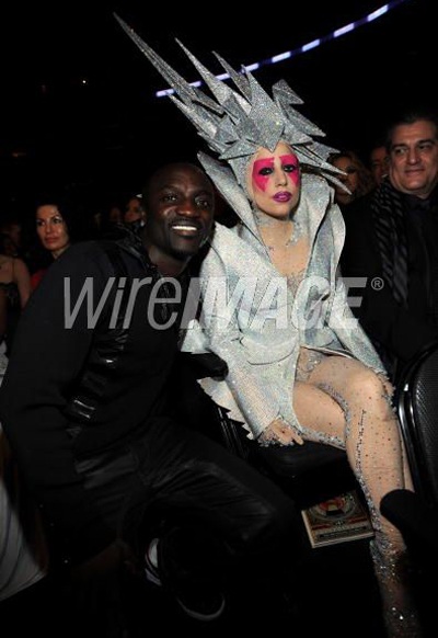 Lady Gaga khóc ròng vì thắng lợi tại Grammy - 16 Lady Gaga khóc ròng vì thắng lợi tại Grammy - 16