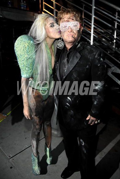 Lady Gaga khóc ròng vì thắng lợi tại Grammy - 17 Lady Gaga khóc ròng vì thắng lợi tại Grammy - 17