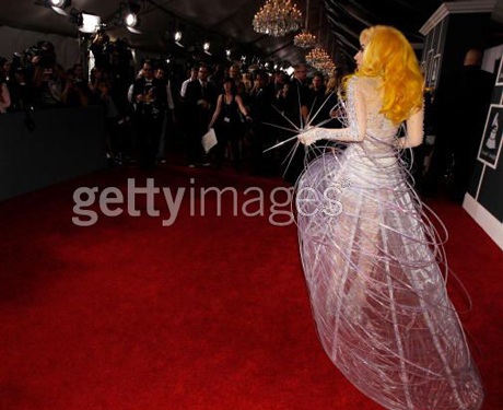 Lady Gaga khóc ròng vì thắng lợi tại Grammy - 6 Lady Gaga khóc ròng vì thắng lợi tại Grammy - 6