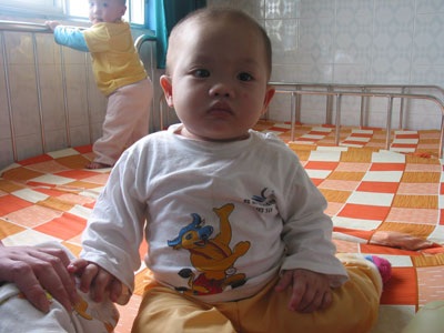 San sẻ yêu thương cho những bé em bị bỏ rơi có HIV - 2