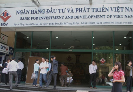 Bắt Phó Tổng giám đốc BIDV về hành vi nhận hối lộ - 2 Bắt Phó Tổng giám đốc BIDV về hành vi nhận hối lộ - 2