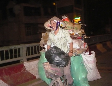 Những cuộc mưu sinh lúc 0 giờ  - 3