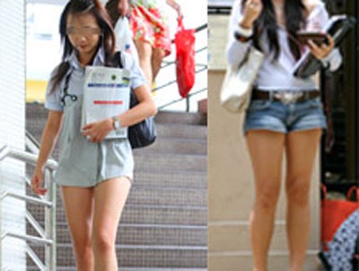 Sinh viên mặc hở, giám hiệu lúng túng - 1 Sinh viên mặc hở, giám hiệu lúng túng - 1