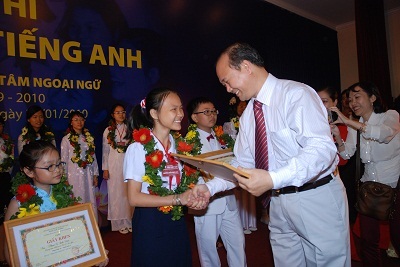 Chung kết cuộc thi hùng biện tiếng Anh - 1